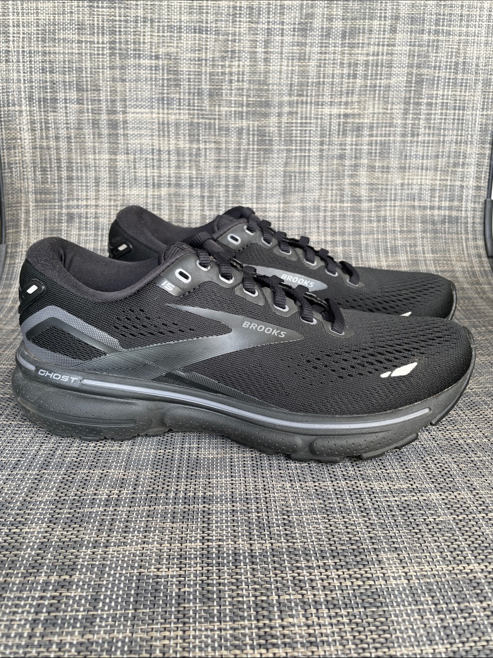 Brooks Women's Ghost 15 GTX Black Running Shoes Athletic Trainers size 6
